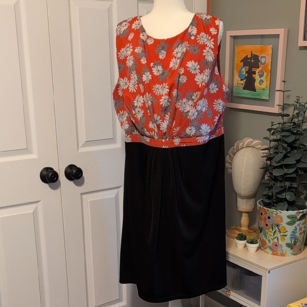 Flutter Women's Red and Black Floral Cocktail Dress